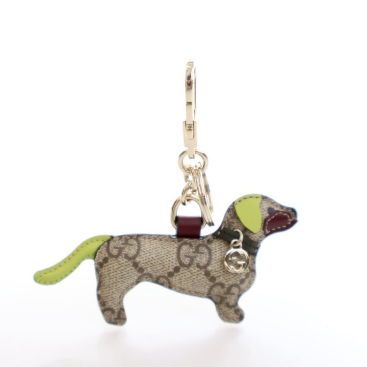 GUCCI GGスプリーム ドッグ キーホルダー Gucci GG Supreme Dog-Shaped Bag Charm – Luxe Du Jour