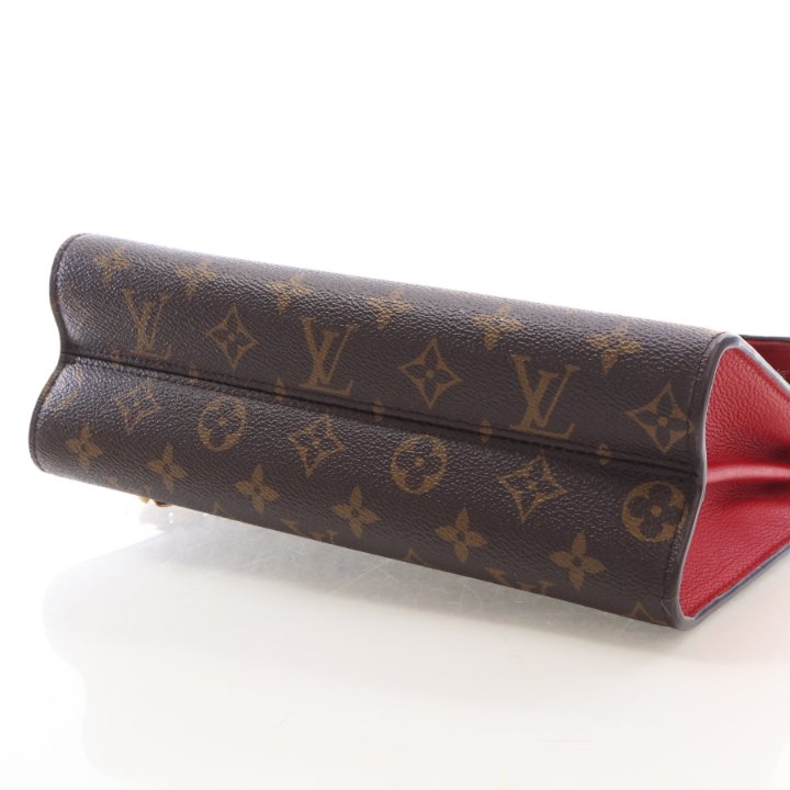 Pre-Owned Louis Vuitton Coated Canvas Monogram Victoire Handbag, base and feet view, photo 8 of 16