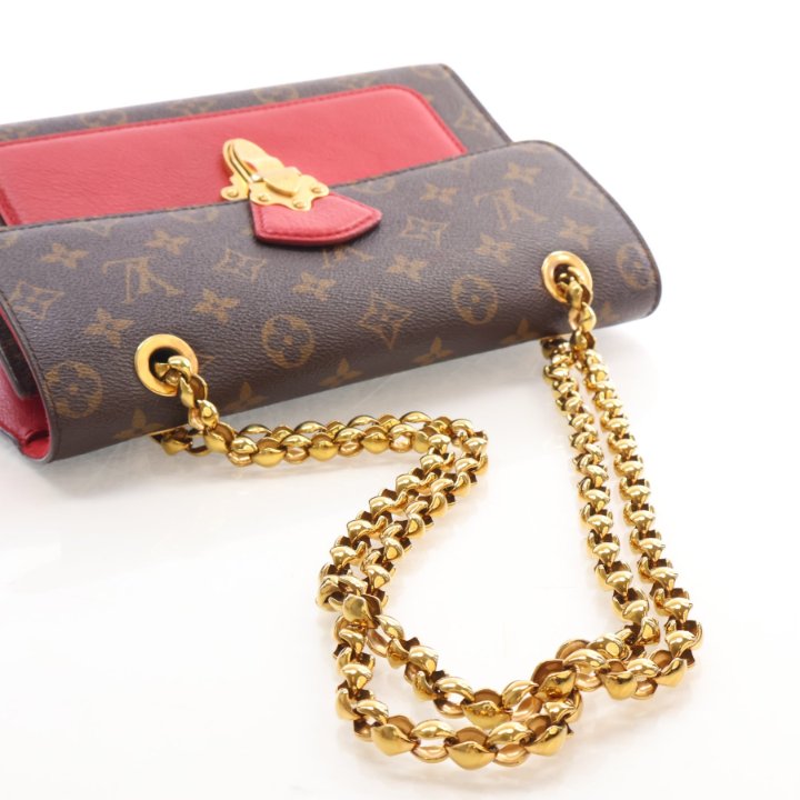 Pre-Owned Louis Vuitton Coated Canvas Monogram Victoire Handbag, strap detail