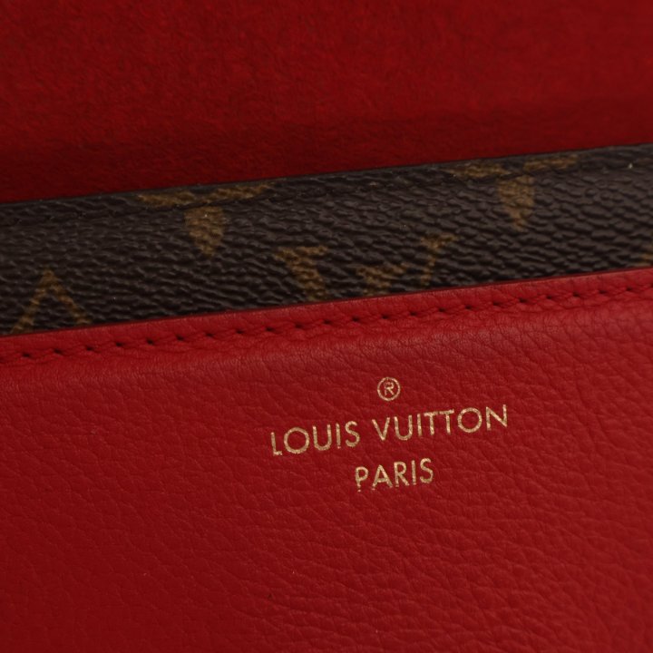 Pre-Owned Louis Vuitton Coated Canvas Monogram Victoire Handbag, logo detail