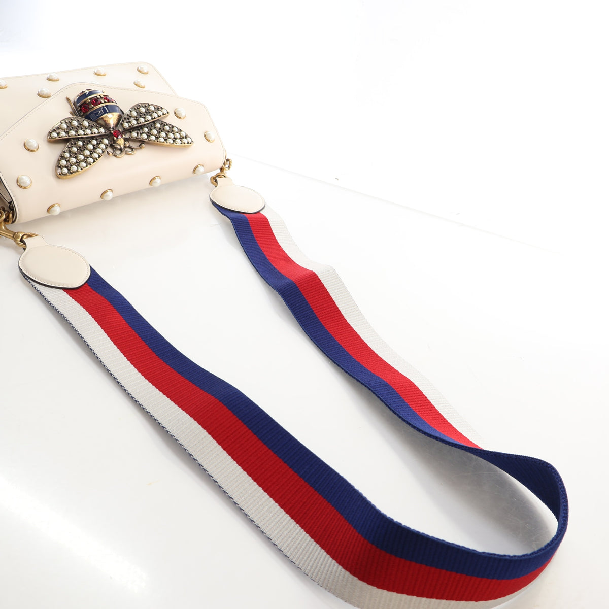 Pre-Owned Gucci Calfskin Broadway, strap detail