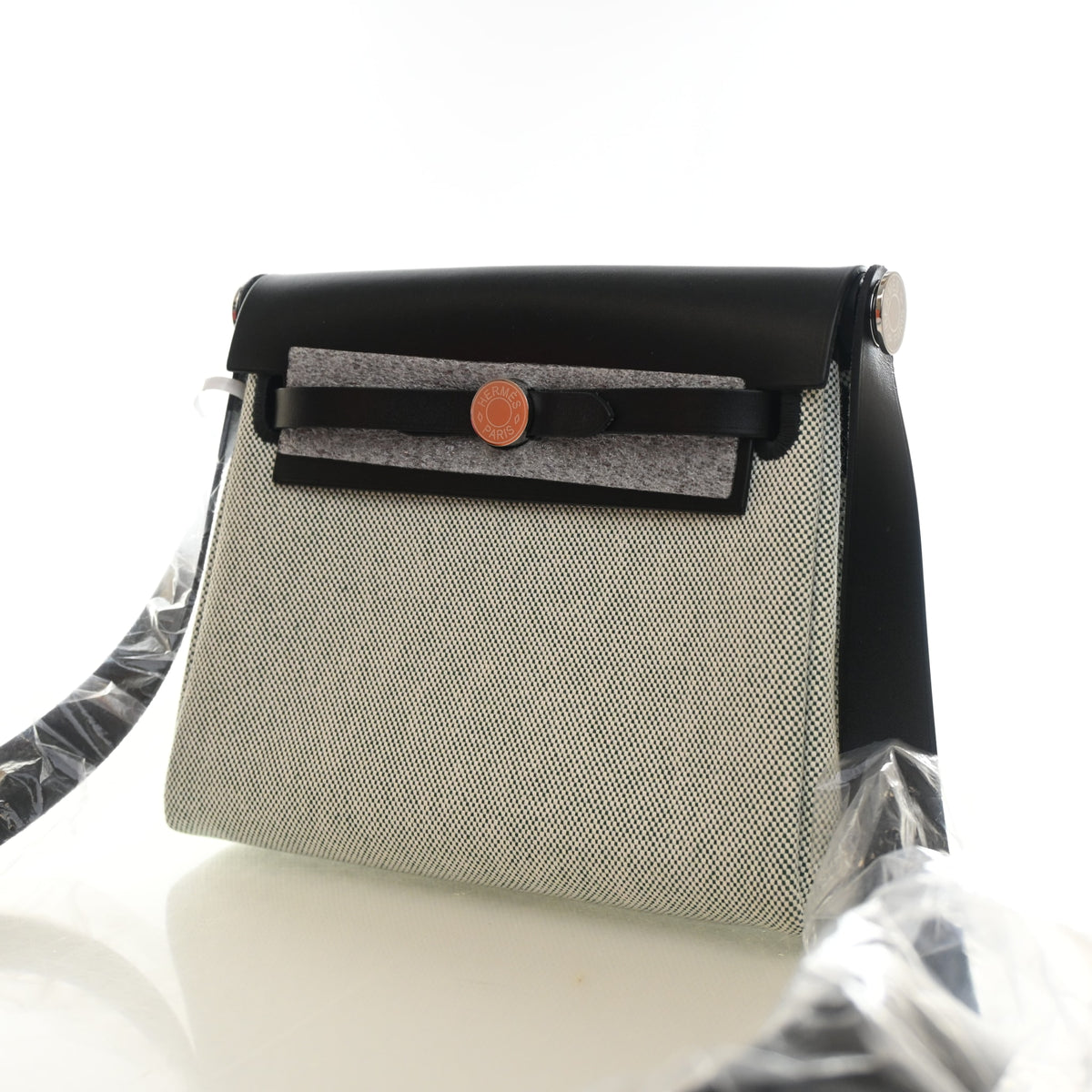 Hermès Noir Toile Mini Herbag Zip 20, photo 3 of 13