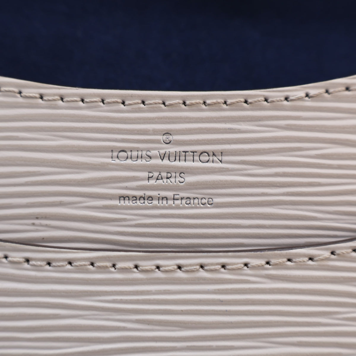 Pre-Owned Louis Vuitton Epi Neo Monceau, logo detail