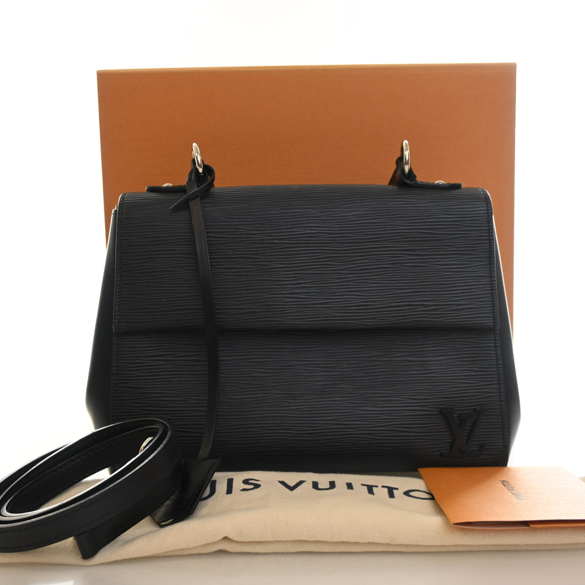 Louis Vuitton Epi Cluny MM, photo 15 of 15