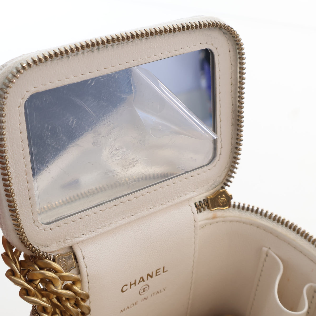 Pre-Owned Chanel Vanity Case Mini Caviar Leather Sweetheart Crush, open interior