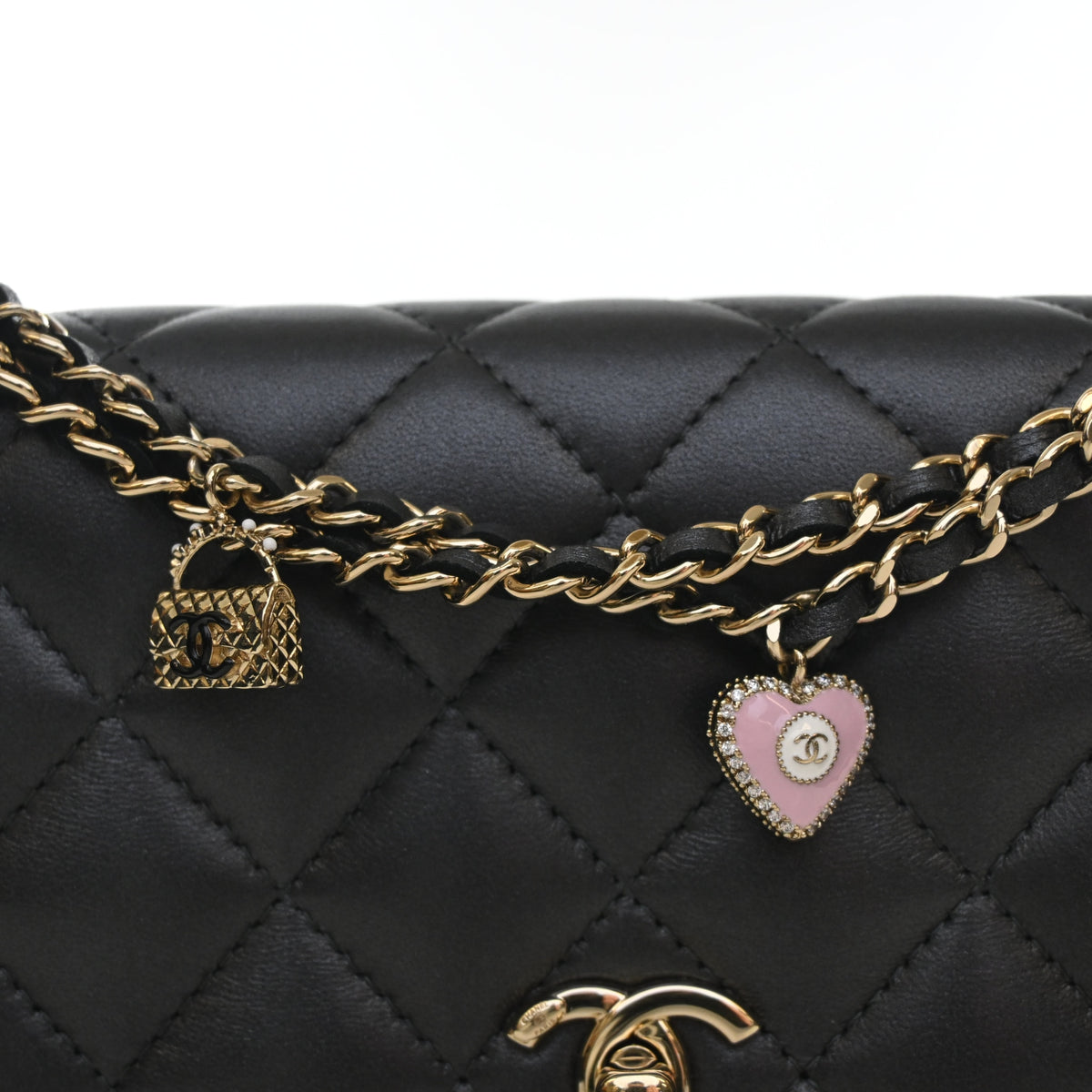 Pre-Owned Chanel Wallet On Chain Pearly Lambskin Charms WOC, gold hardware (2)