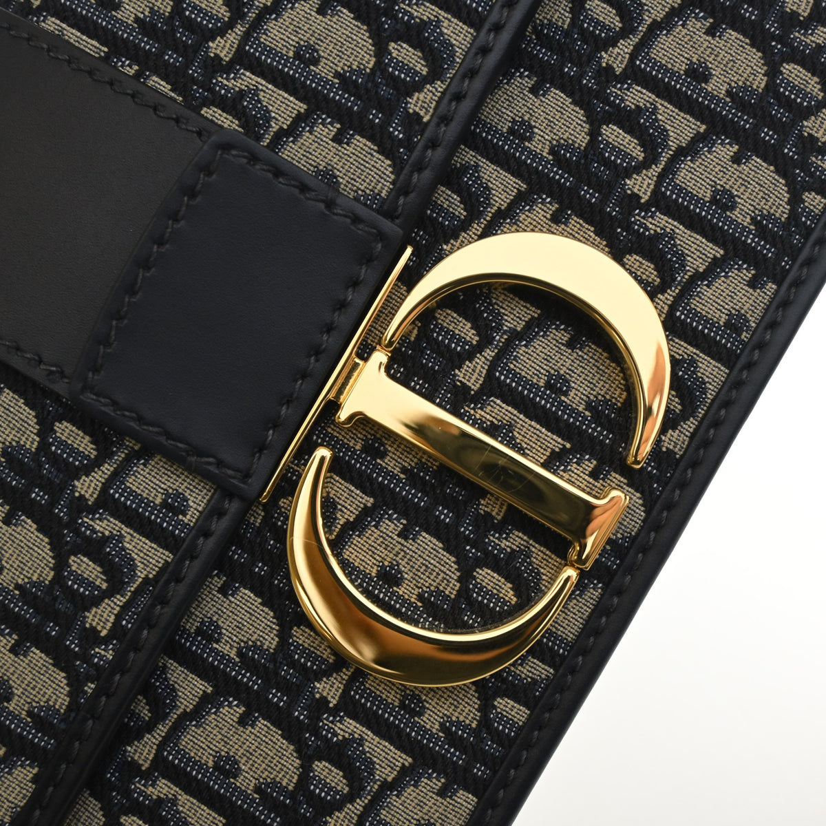 Christian Dior Oblique 30 Montaigne, photo 4 of 13