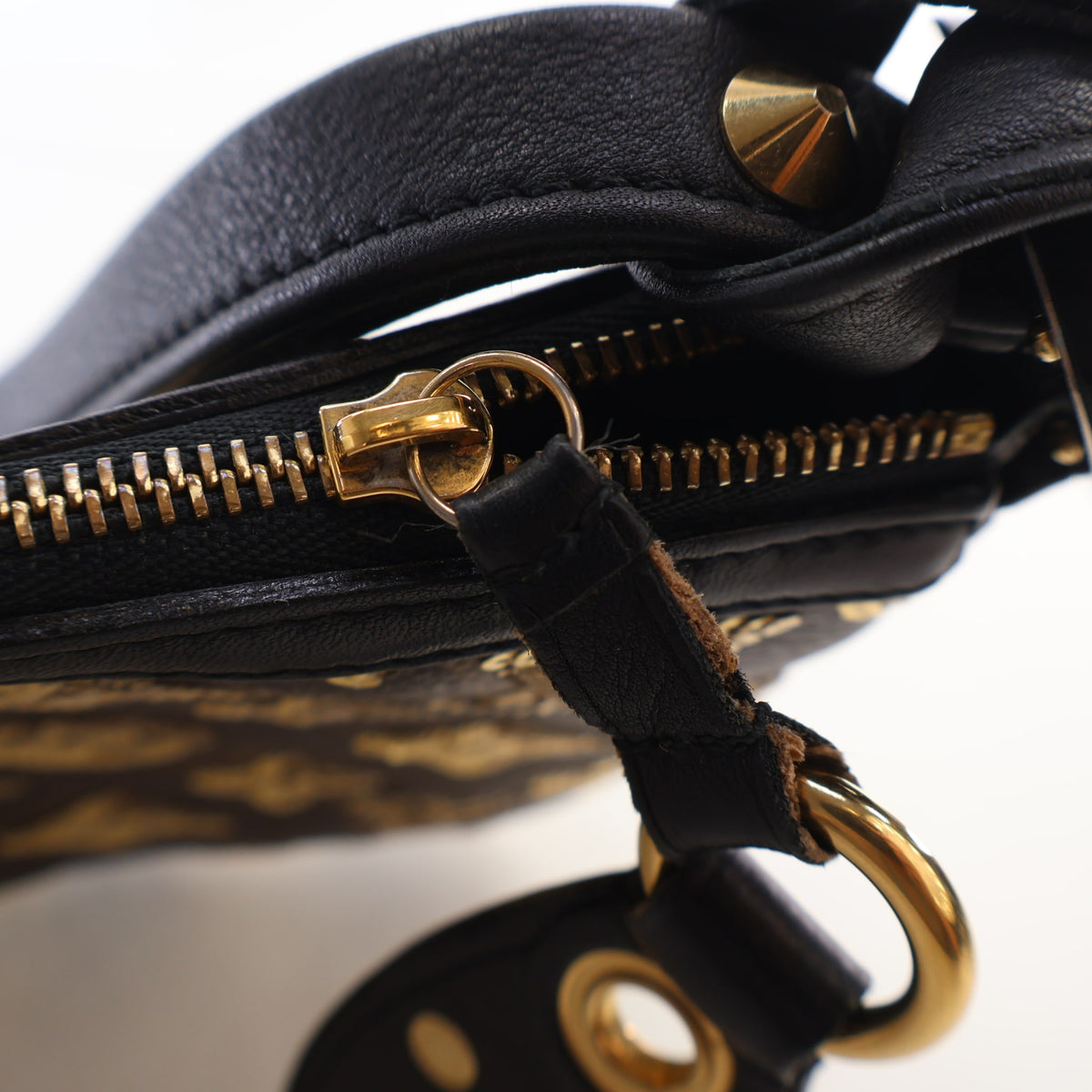 Pre-Owned Louis Vuitton Pochette Sequin Monogram Accessoires, gold hardware close-up, photo 22 of 22