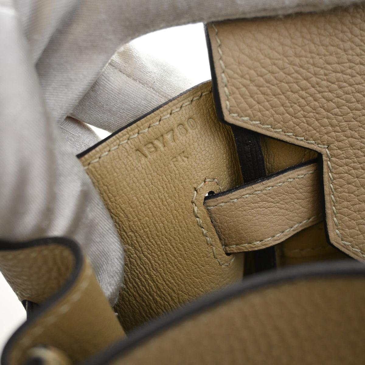 Pre-Owned Hermès Birkin 30 Trench Togo Leather, open interior