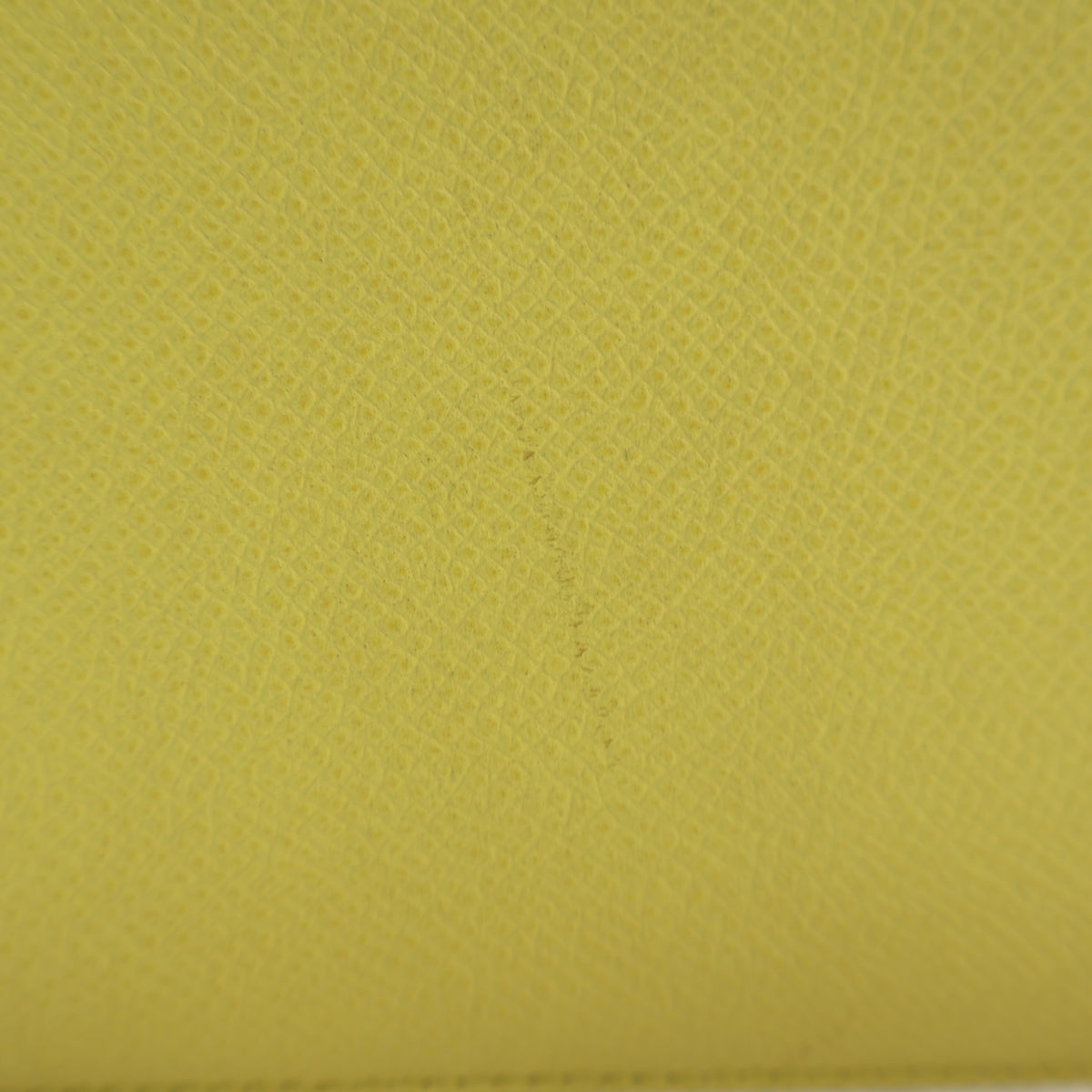 Pre-Owned Hermès Constance 18 Lime Epsom Leather, corner and edge detail, photo 13 of 19