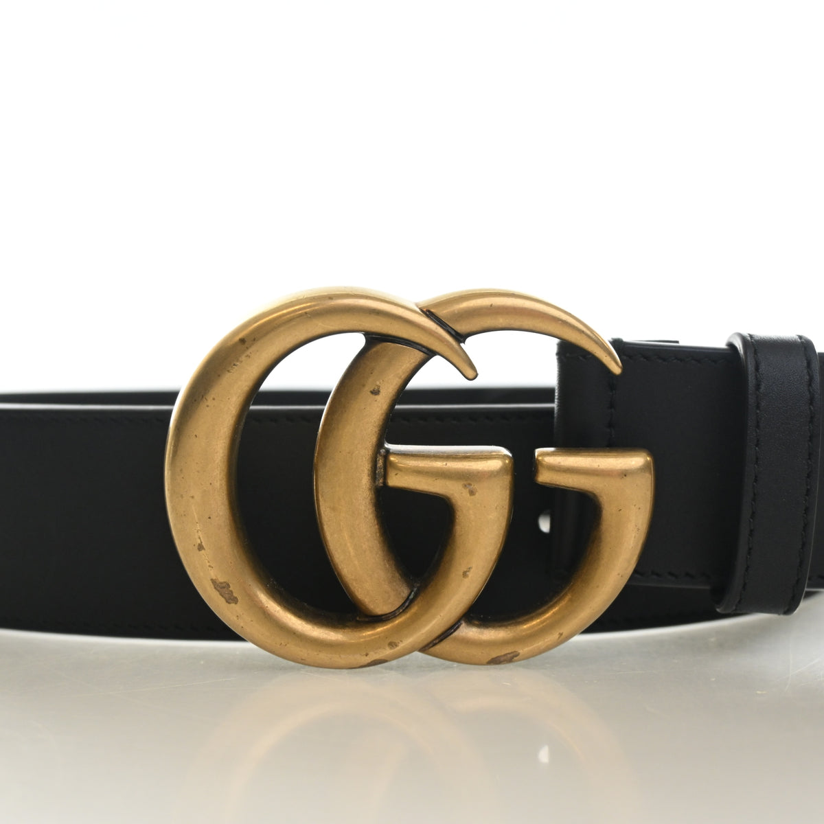 Pre-Owned Gucci Marmont Sz Calfskin Belt 80/32, gold hardware close-up