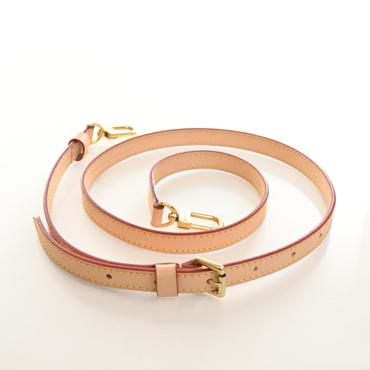 Pre-Owned Louis Vuitton Vachetta Strap, flat lay