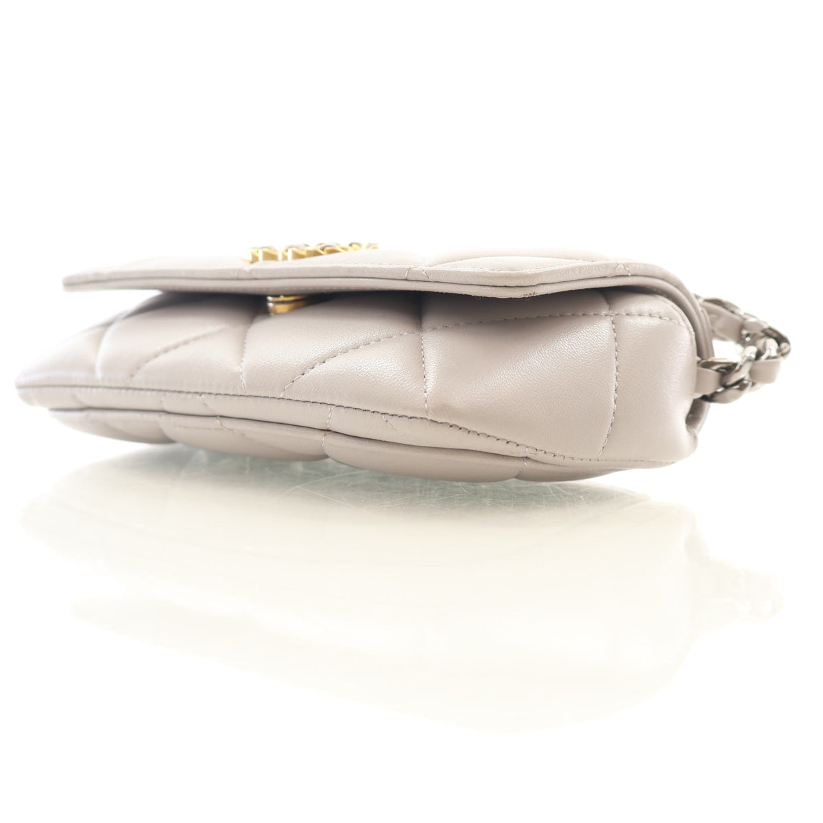 Pre-Owned Chanel Sunglasses Lambskin Case On Chain, side view