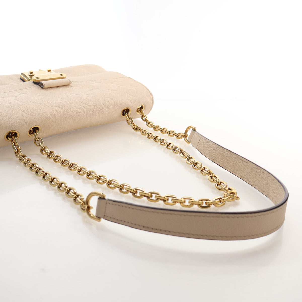 Pre-Owned Louis Vuitton Monogram Empreinte Marceau, strap and chain detail