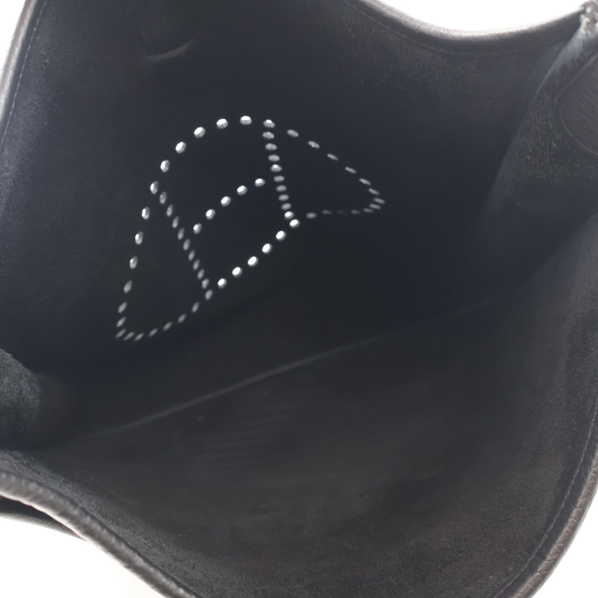 Pre-Owned Hermès Evelyne 29 Noir Togo Leather, open interior with lining