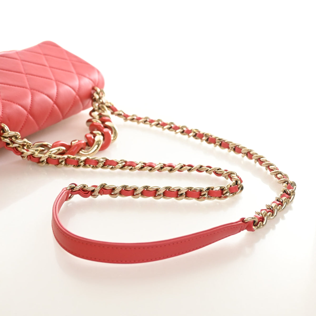 Pre-Owned Chanel Flap Bag Lambskin Elegant Chain, strap detail