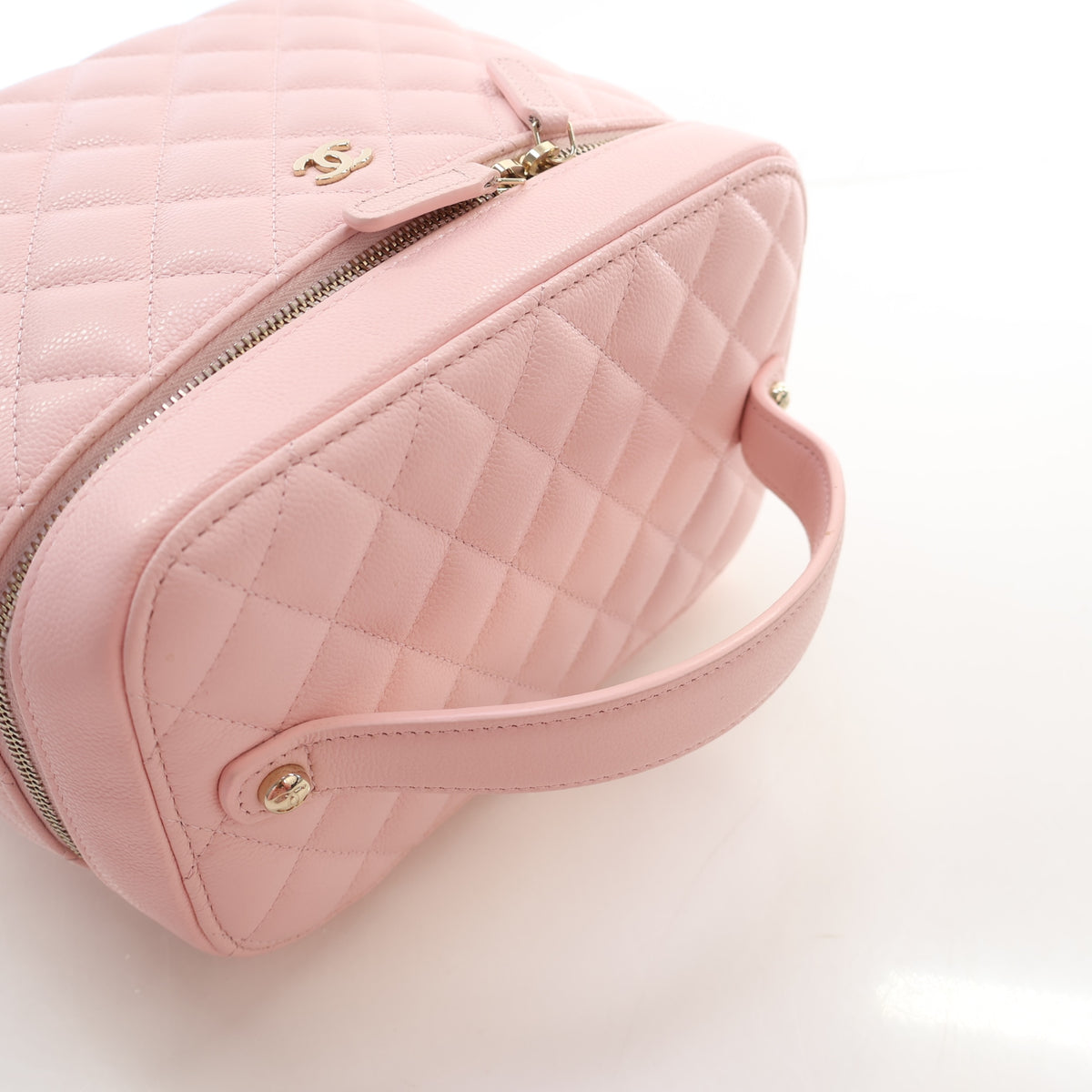 Pre-Owned Chanel Vanity Case Large Caviar Leather, side profile