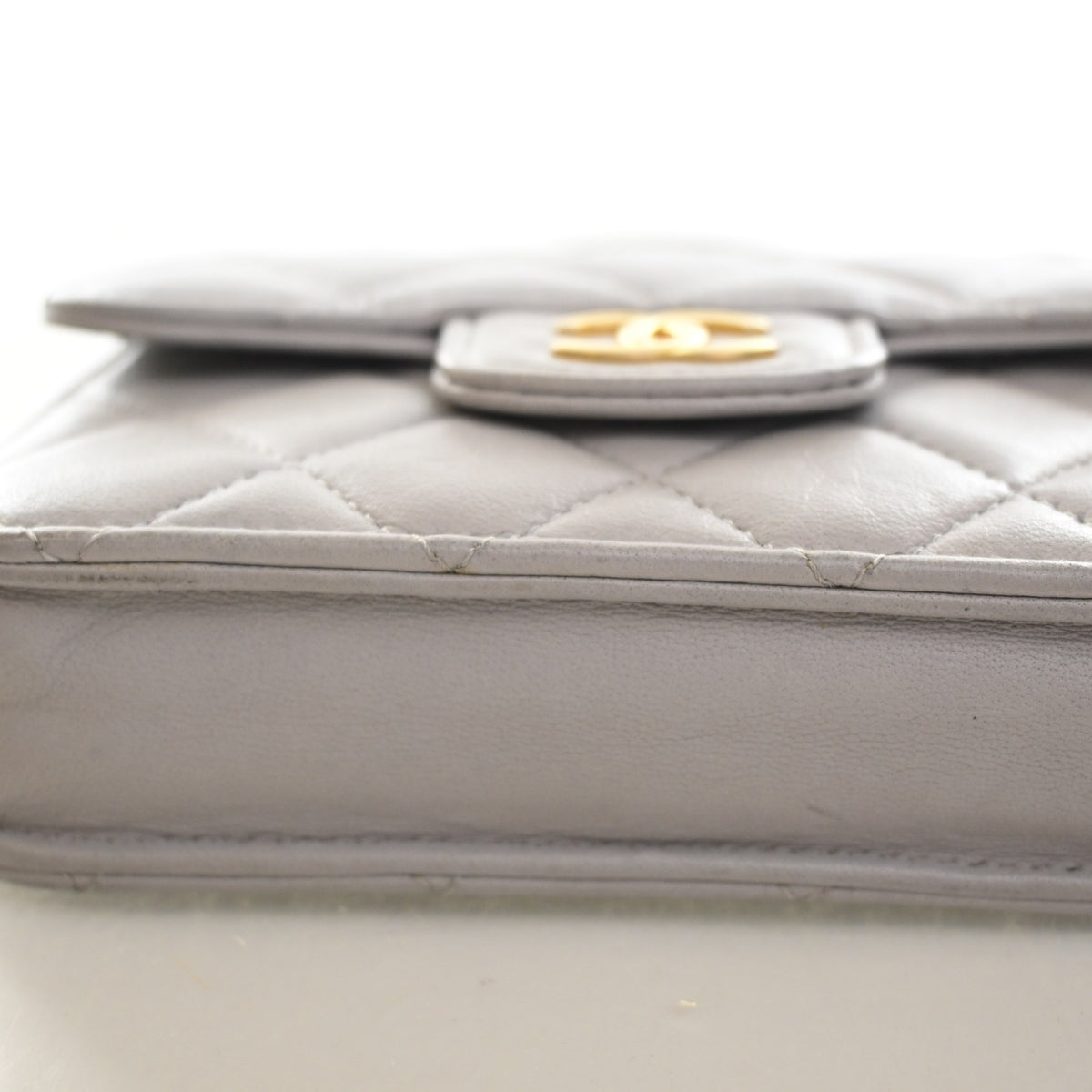 Pre-Owned Chanel Top Handle Mini Lambskin Flap Bag, corner and edge detail, photo 16 of 19