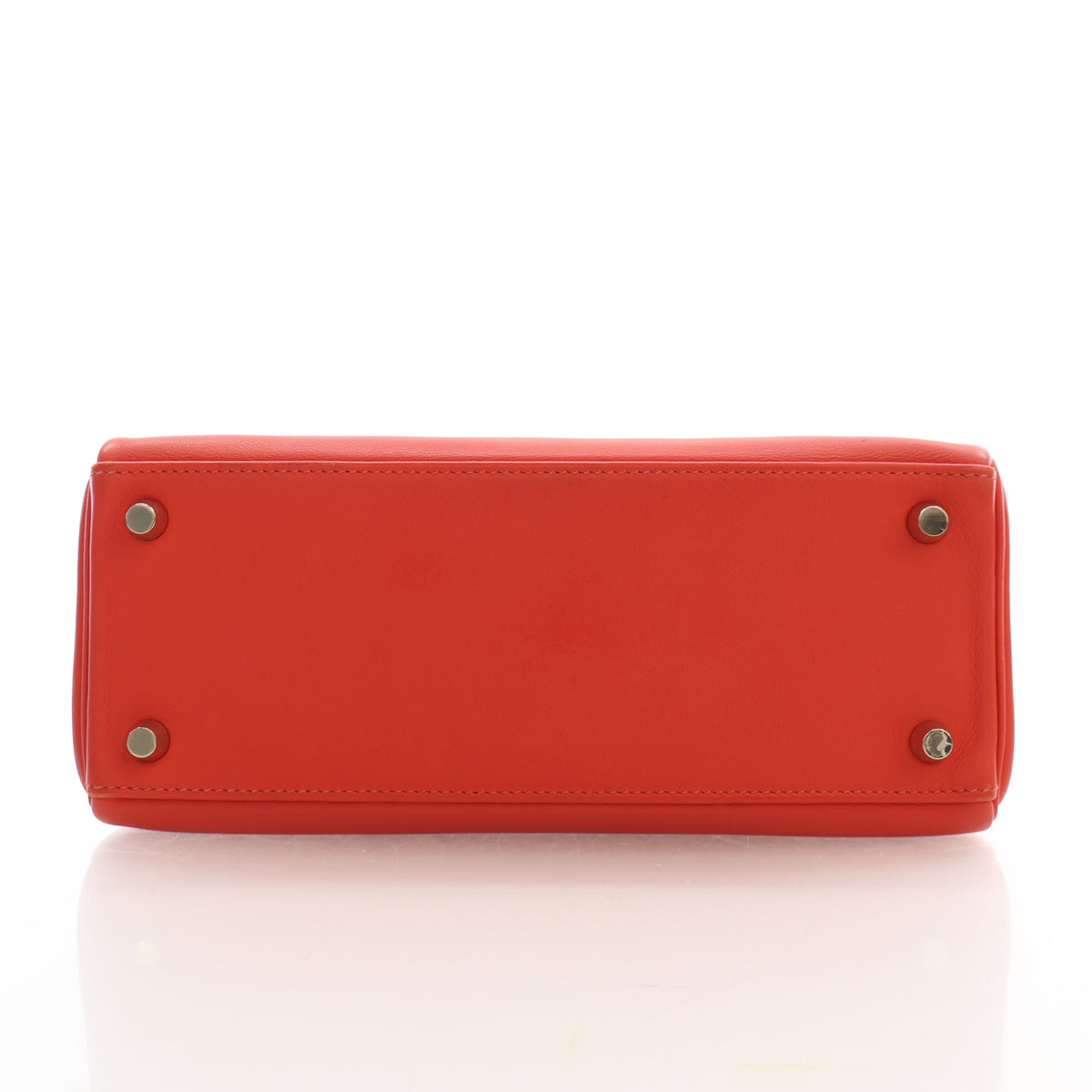 Pre-Owned Hermès Kelly 25 Rouge Pivoine Swift Leather, base and feet view, photo 11 of 21