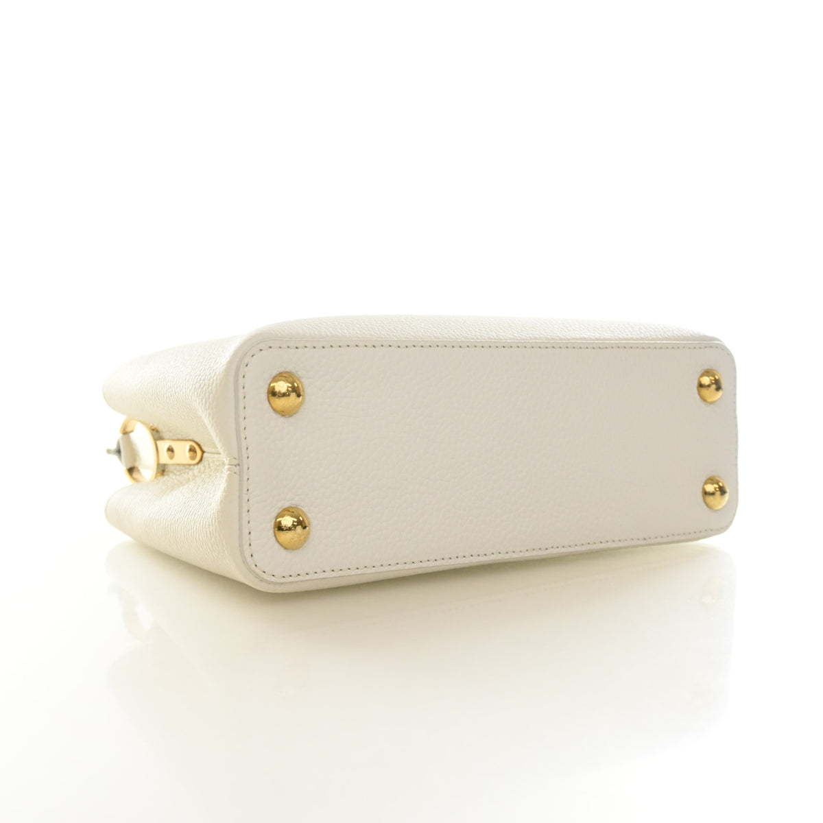 Pre-Owned Louis Vuitton Taurillon Capucines BB, base and feet view