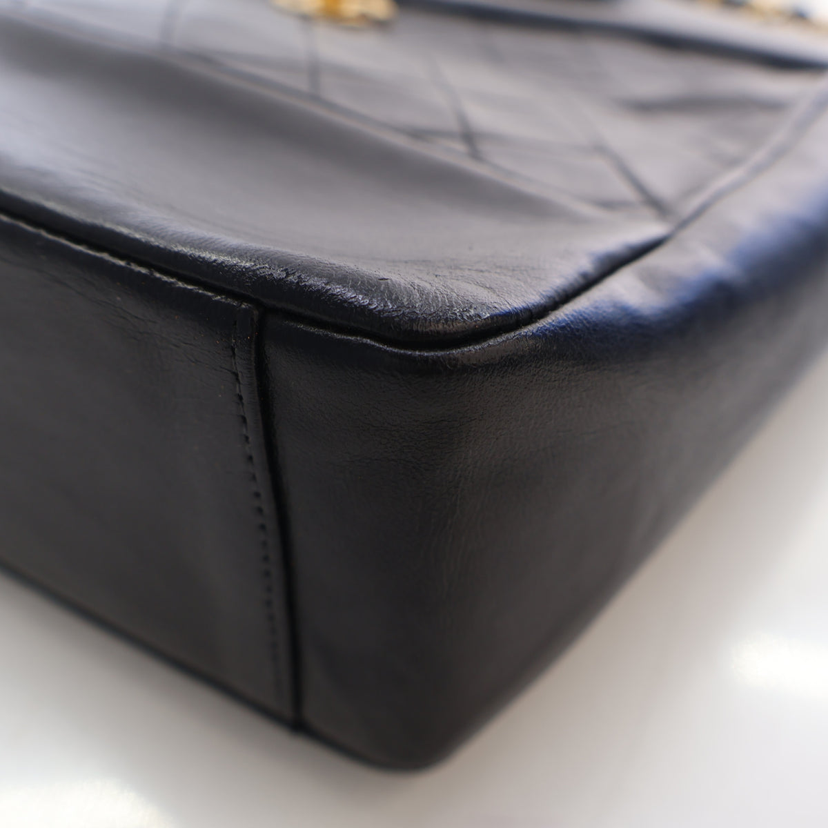 Vintage Chanel Tote Bag Small Lambskin, corner detail