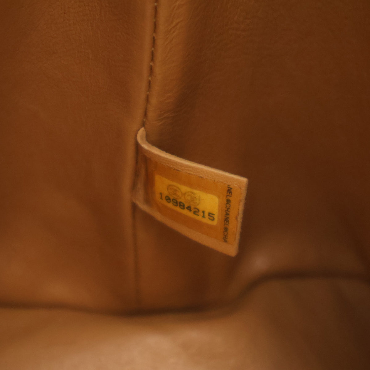 Pre-Owned Chanel Tote Caviar Leather Medallion, interior label and date code