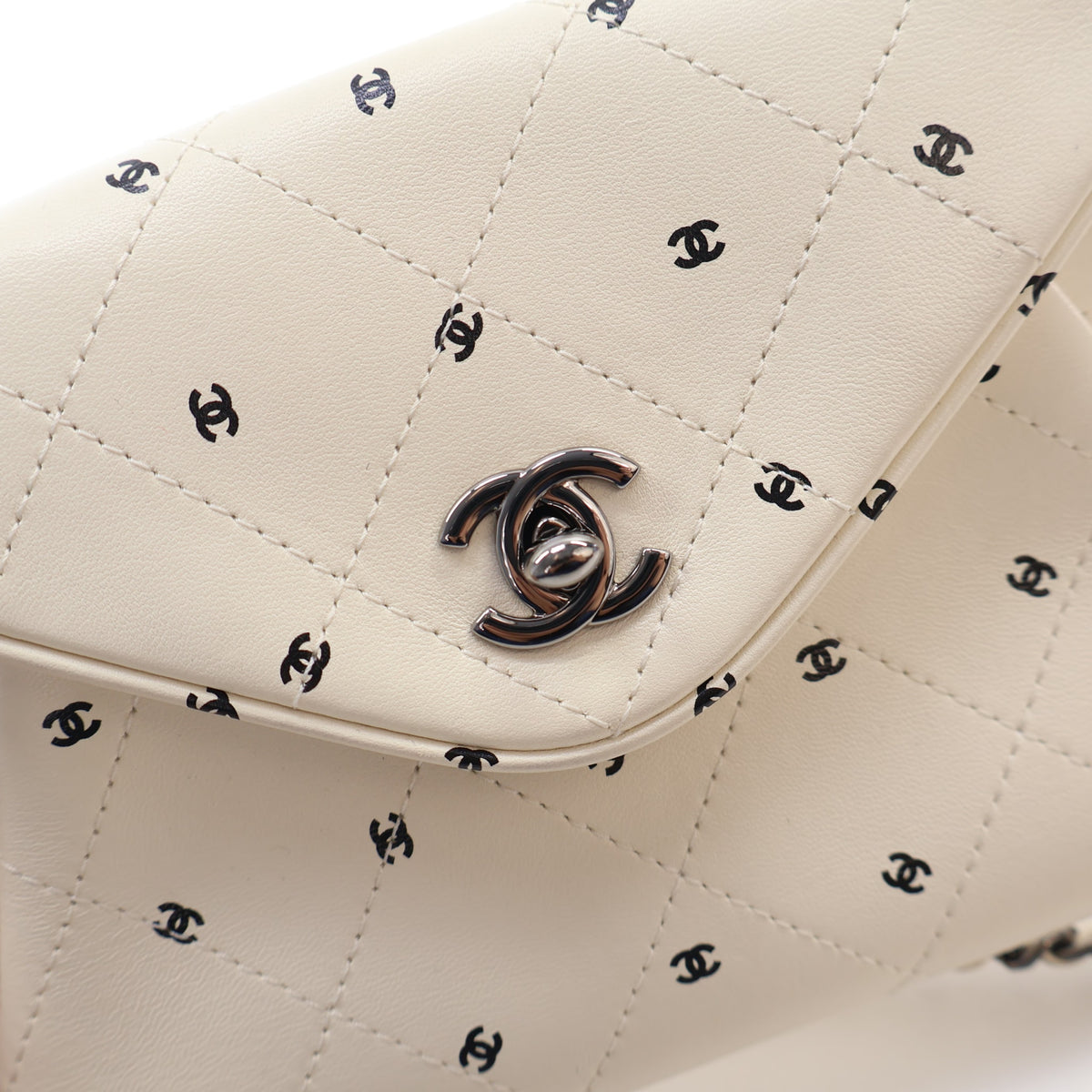 Pre-Owned Chanel Envelope Lambskin Clutch With Chain, silver embossed logo detail