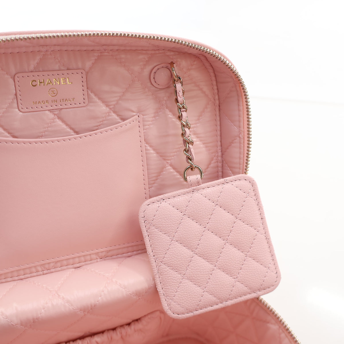 Pre-Owned Chanel Vanity Case Large Caviar Leather, open interior with lining, photo 16 of 19