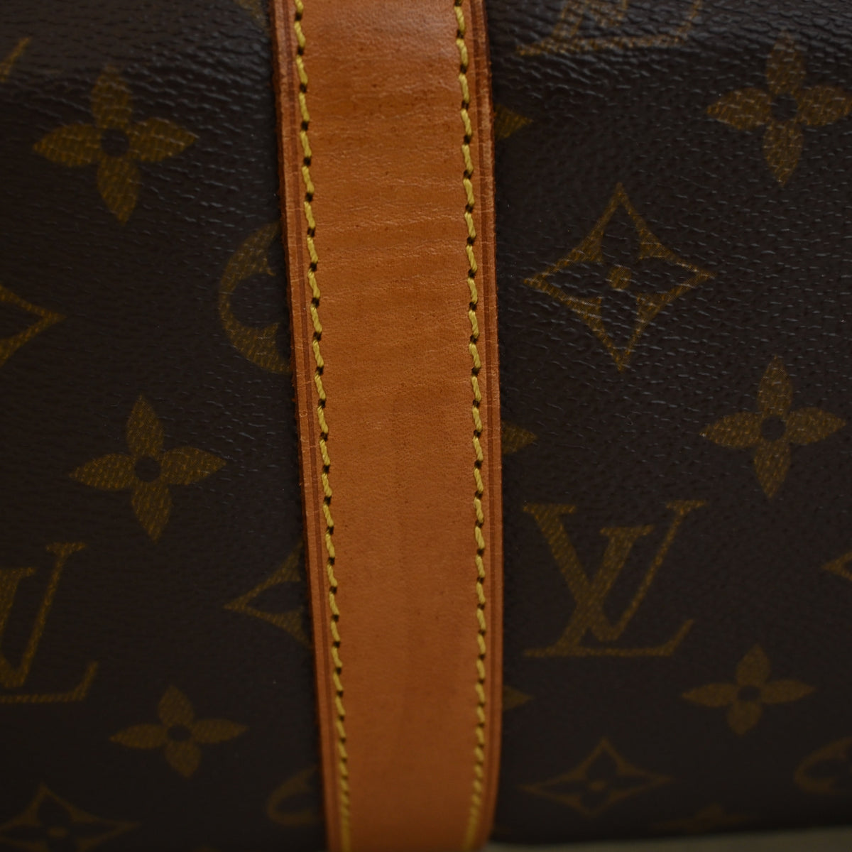 Pre-Owned Louis Vuitton 50 Monogram Keepall, corner and edge detail, photo 14 of 19