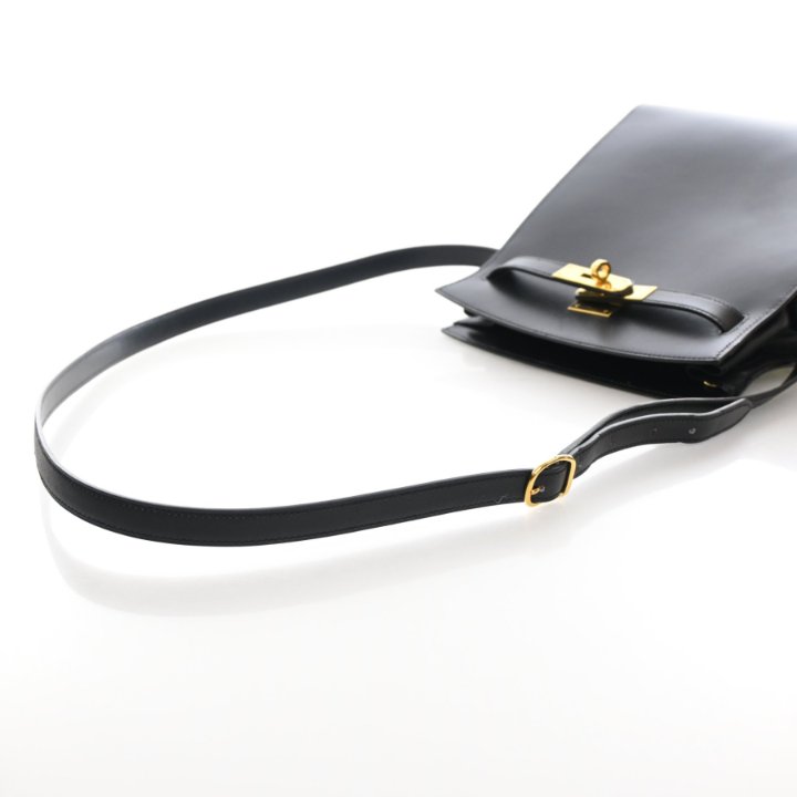 Vintage Hermès Kelly Sport MM Noir Box Calf, three-quarter view, photo 10 of 20