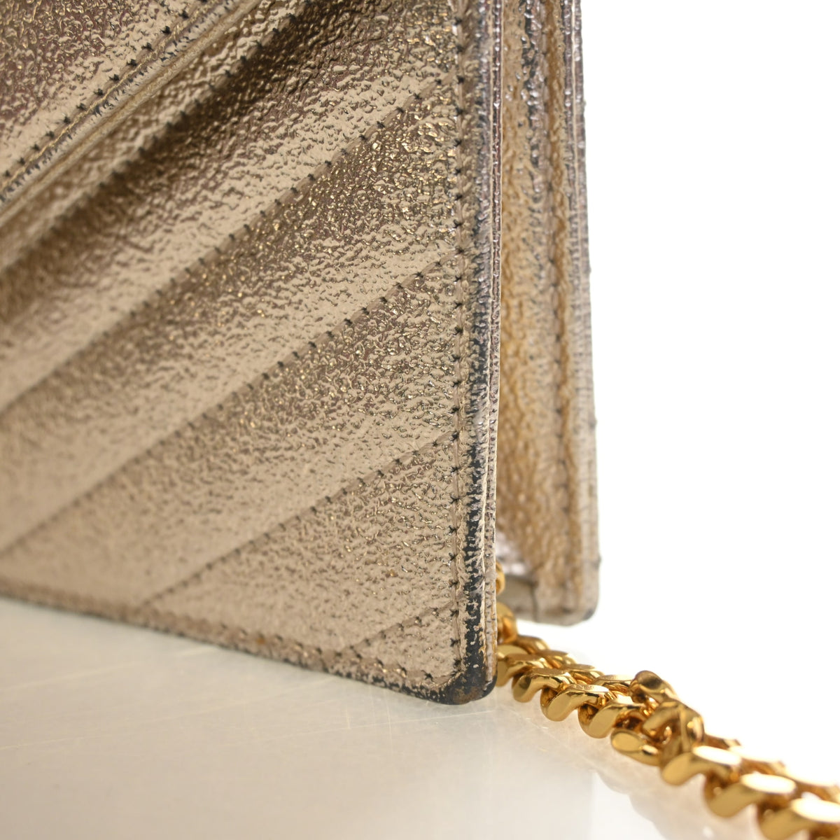 Pre-Owned Saint Laurent Wallet On Chain Calfskin WOC, corner detail