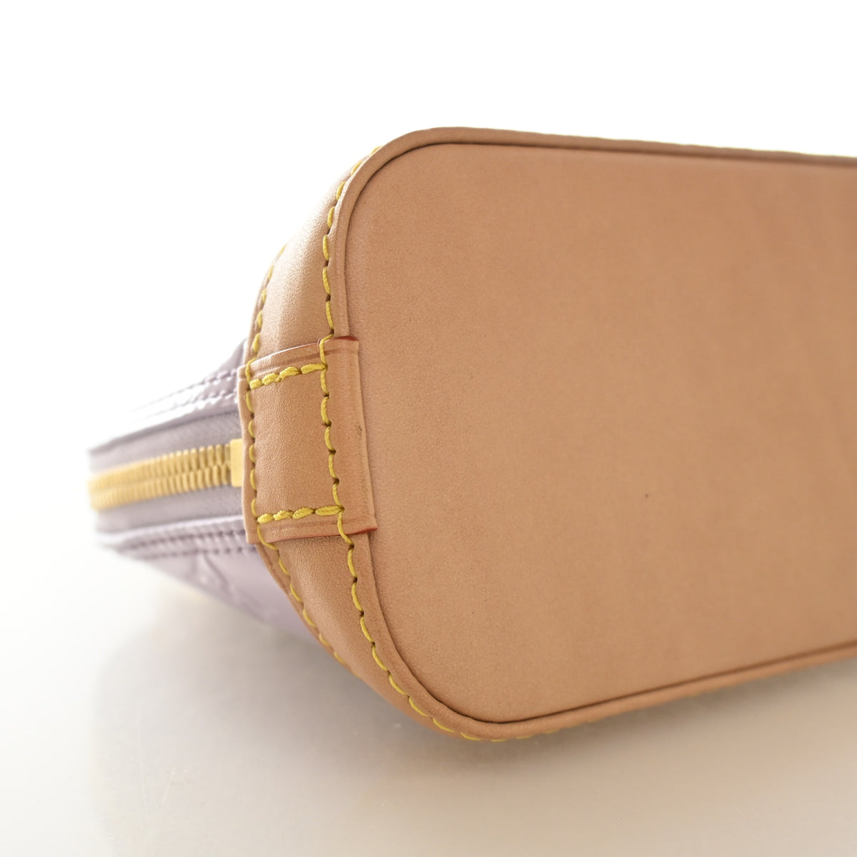 Pre-Owned Louis Vuitton Alma Nano Monogram Vernis, corner and edge detail