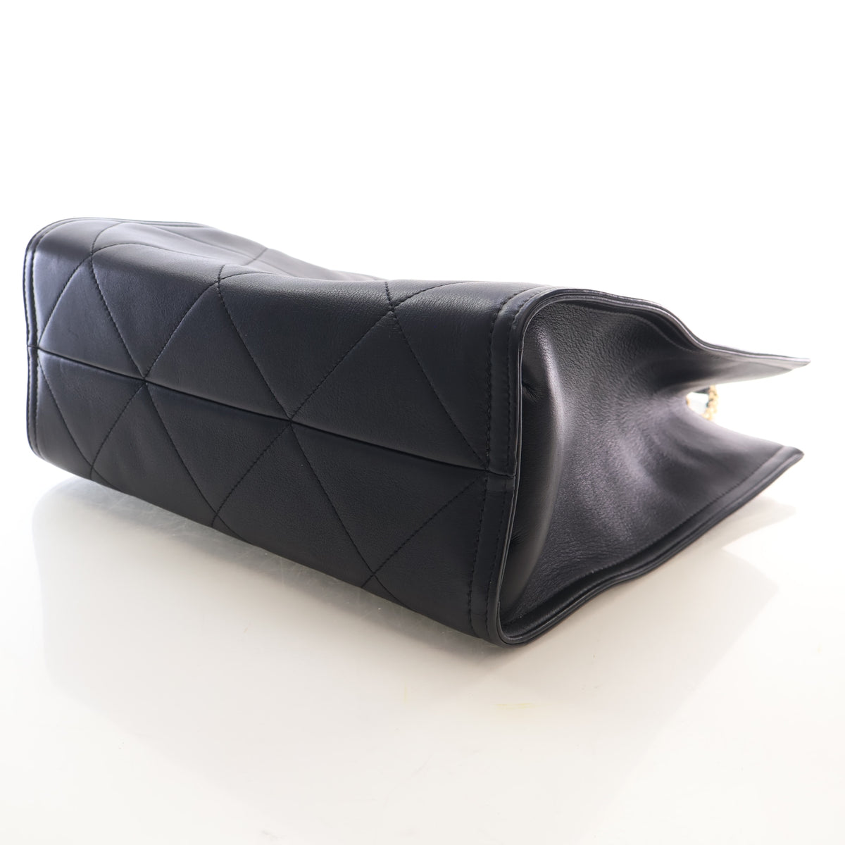Pre-Owned Chanel Shopping Tote Lambskin CC, base view