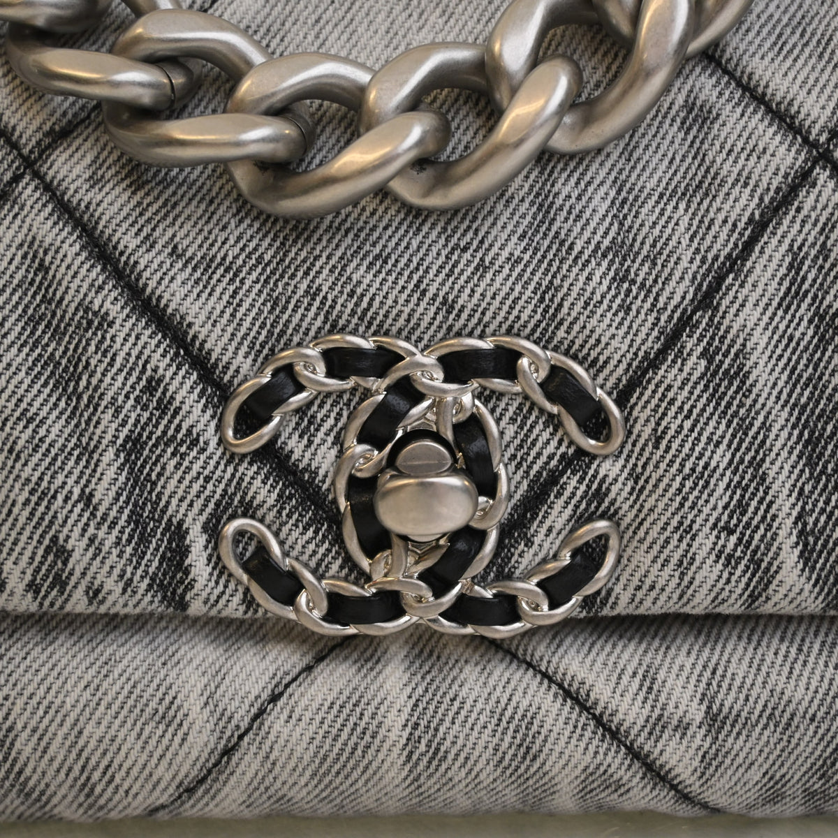 Pre-Owned Chanel 19 Flap Bag Medium Denim, silver hardware close-up
