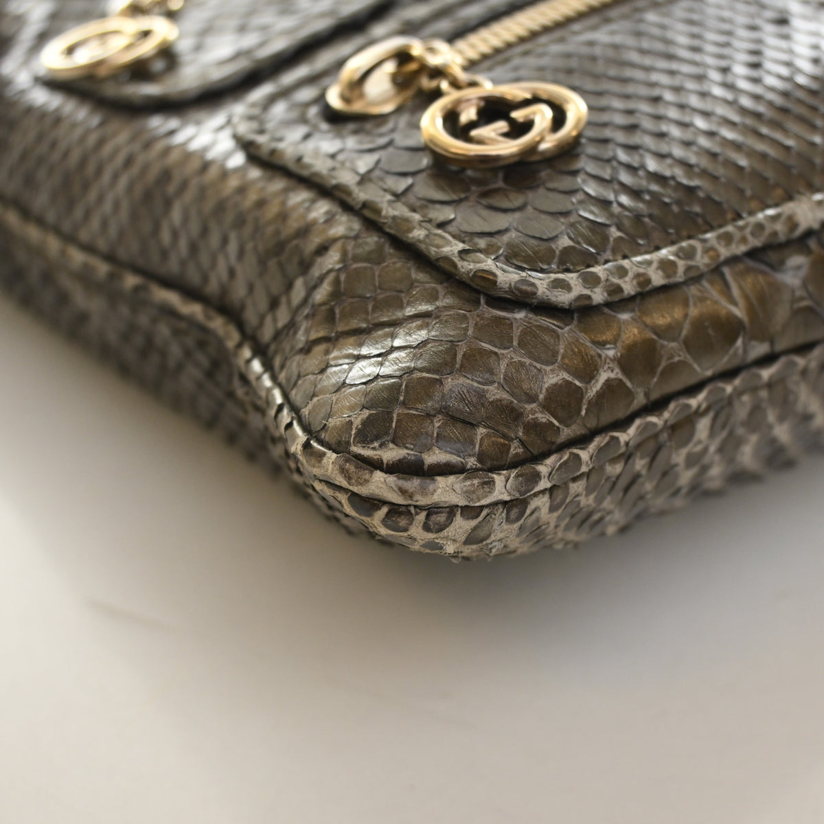 Pre-Owned Gucci Python Britt Messenger Bag, corner and edge detail