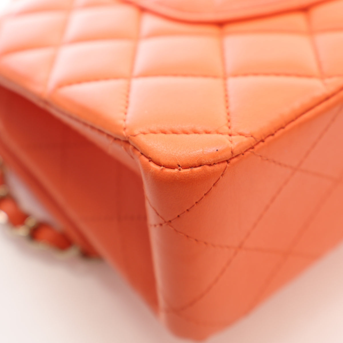 Pre-Owned Chanel Classic Double Flap Medium Lambskin Bag, corner and edge detail, photo 12 of 16