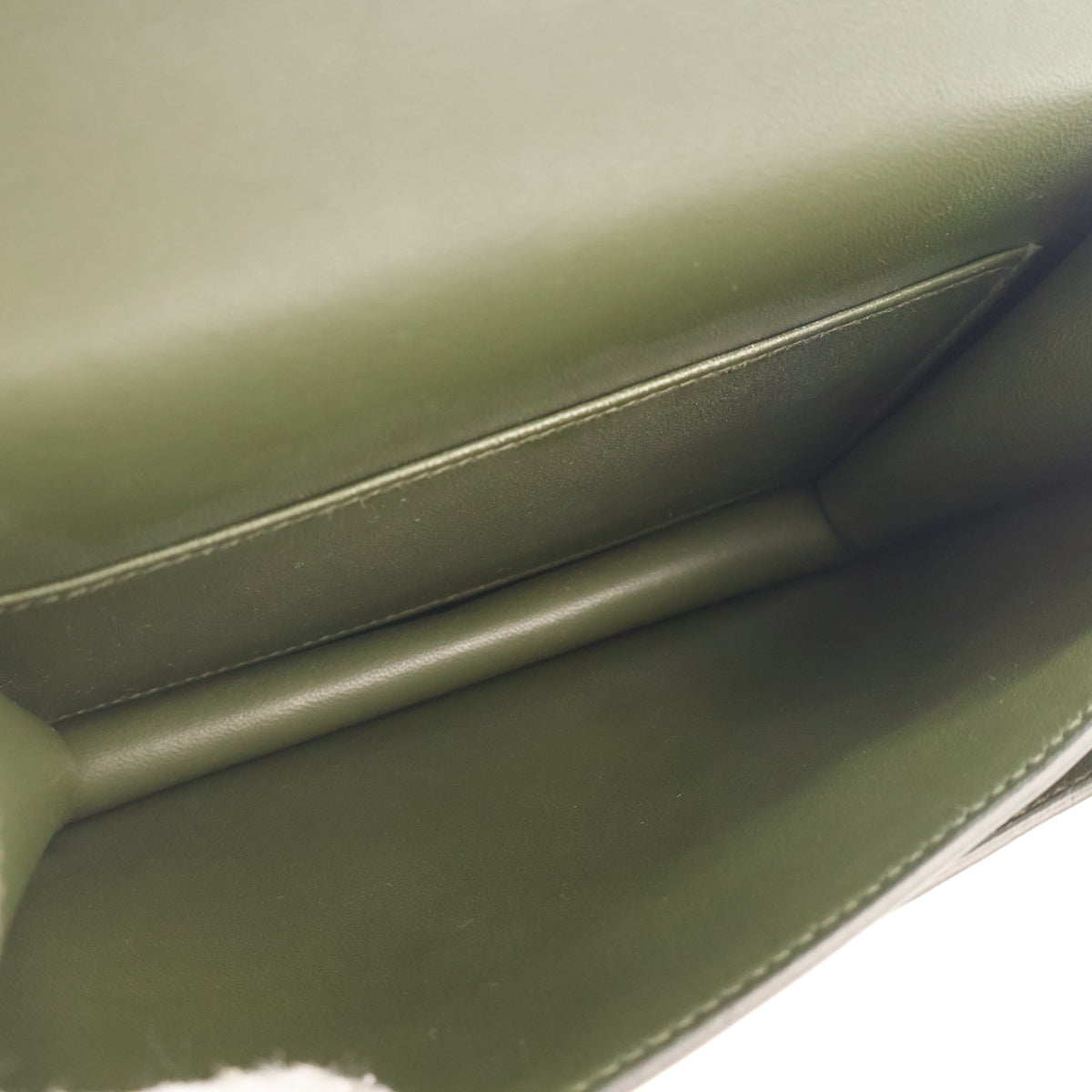 Pre-Owned Hermès Constance 18 Canopée Tadelakt Leather, open interior