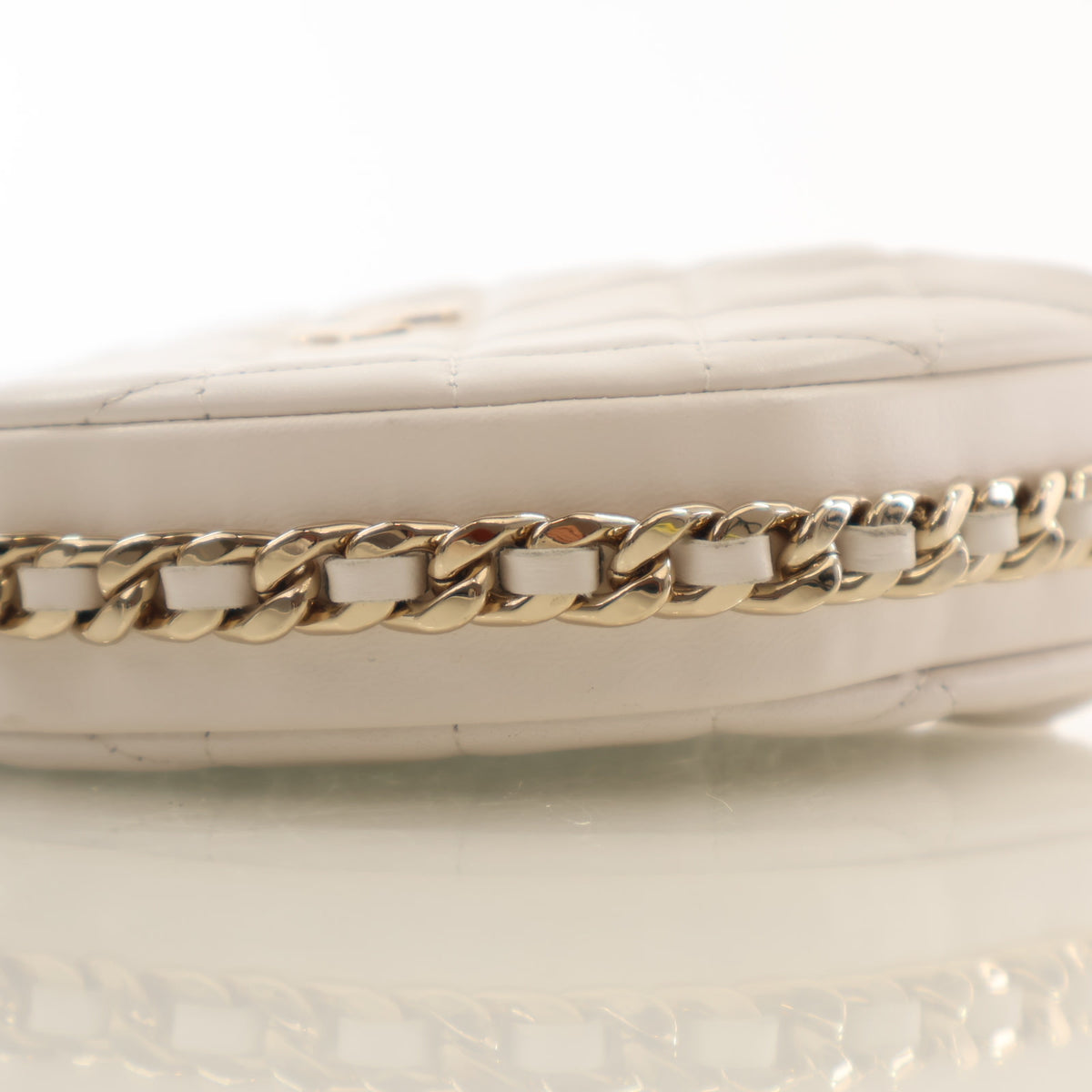 Pre-Owned Chanel Hobo Lambskin Chain Around Pouch, side profile
