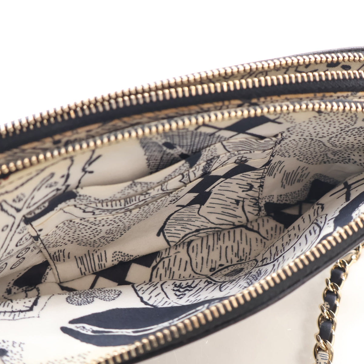 Pre-Owned Chanel Wallet On Chain Calfskin Double Zip WOC, open interior