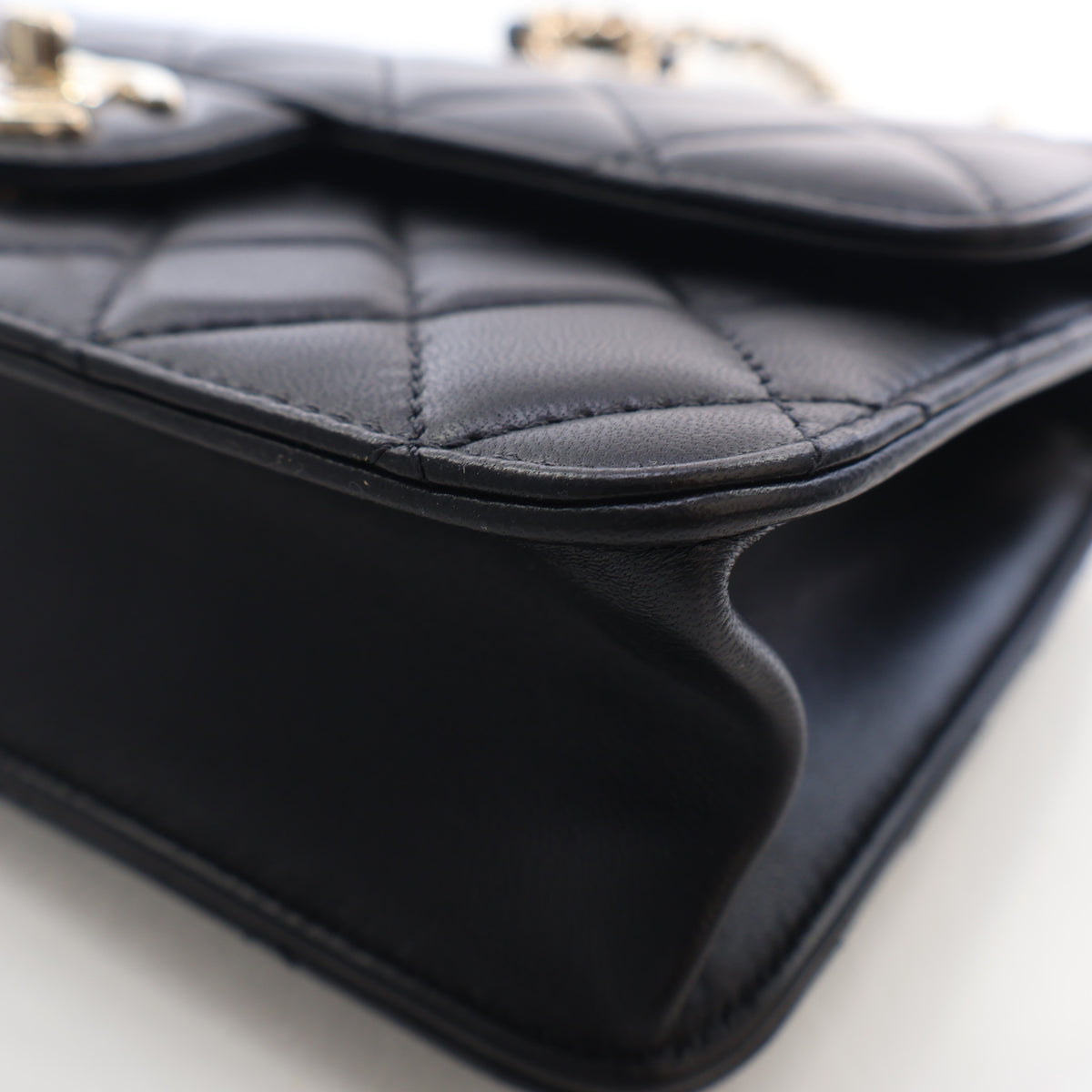 Chanel Medium Lambskin Classic Flap Shoulder Bag, photo 8 of 17
