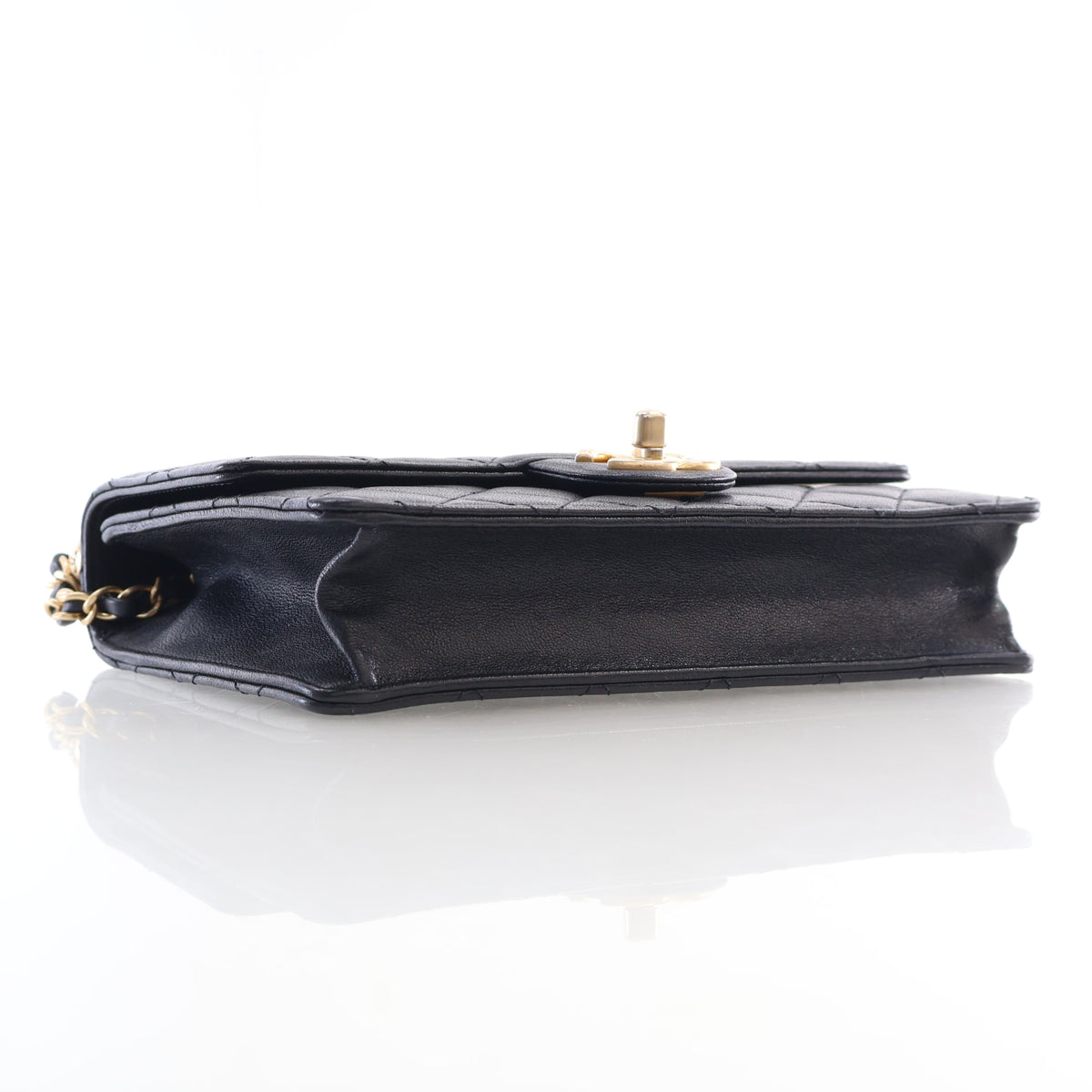 Pre-Owned Chanel Flap Bag Caviar Leather Chic Pearls, side view