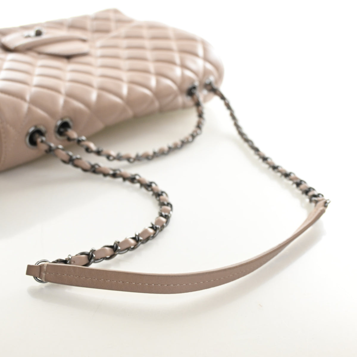 Chanel Jumbo Lambskin Single Flap Bag, photo 10 of 17