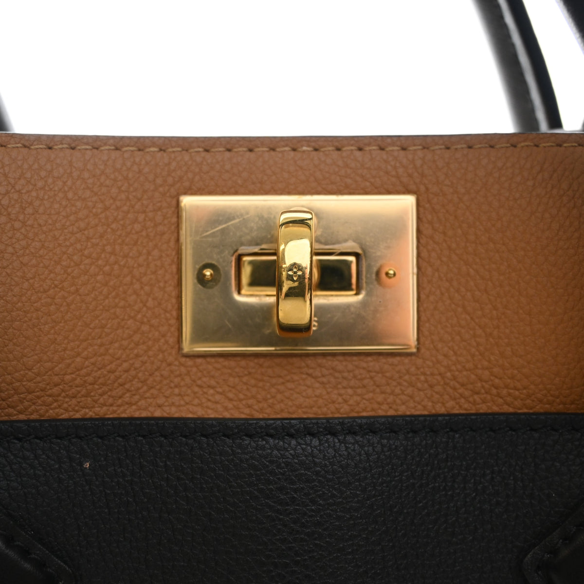 Pre-Owned Louis Vuitton MM Monogram On My Side, gold hardware close-up