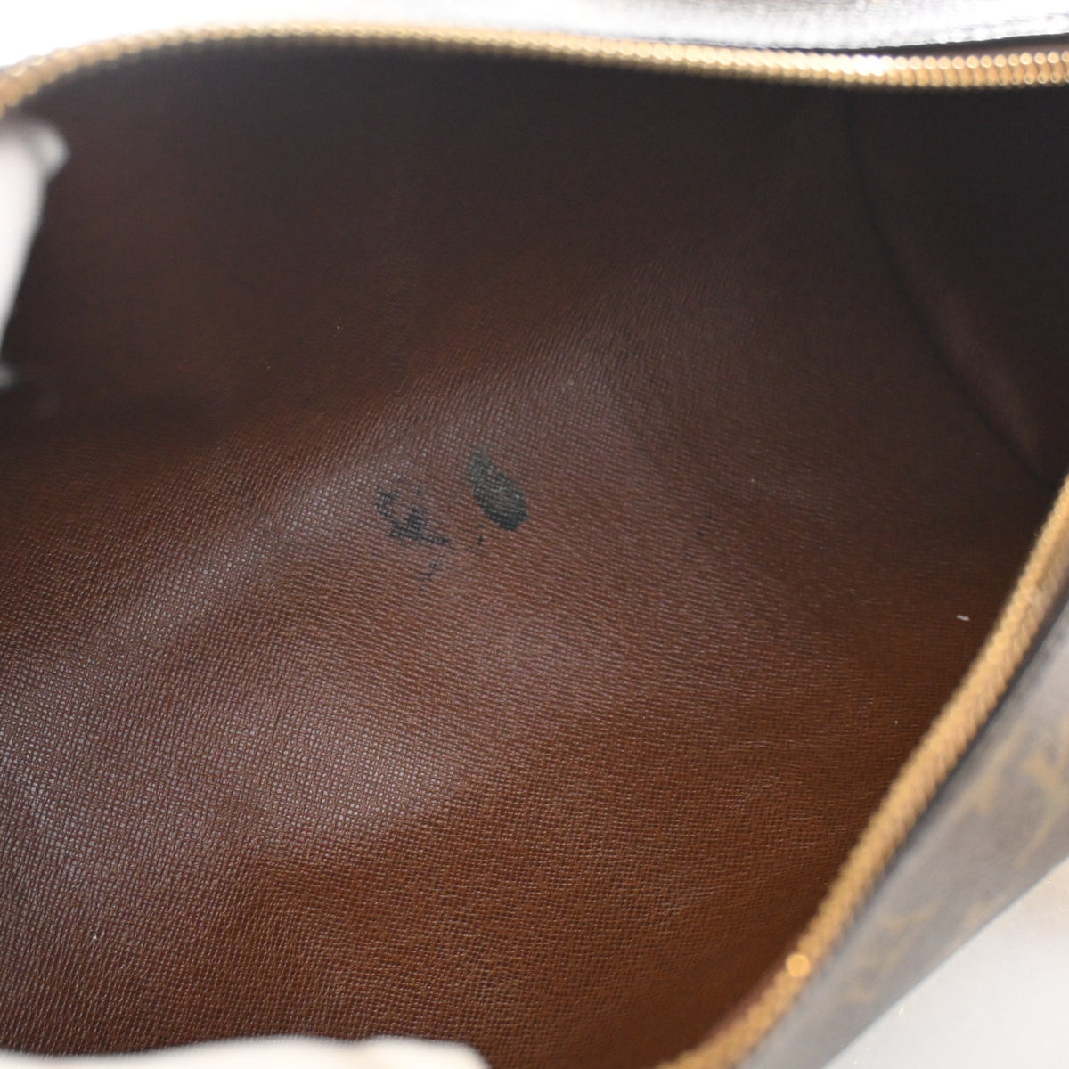 Vintage Louis Vuitton Papillon 30 Monogram, open interior with lining