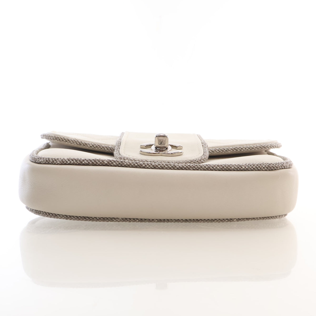 Pre-Owned Chanel Flap Bag Lambskin Square With Chain, side profile