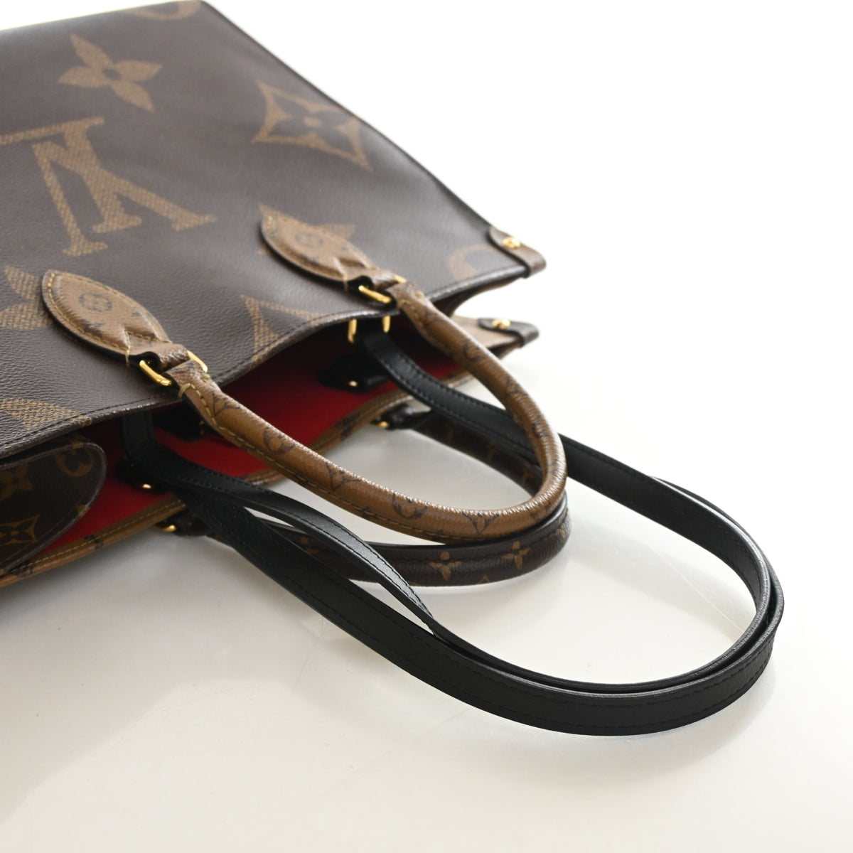 Louis Vuitton Reverse Giant Monogram OnTheGo MM, photo 9 of 13