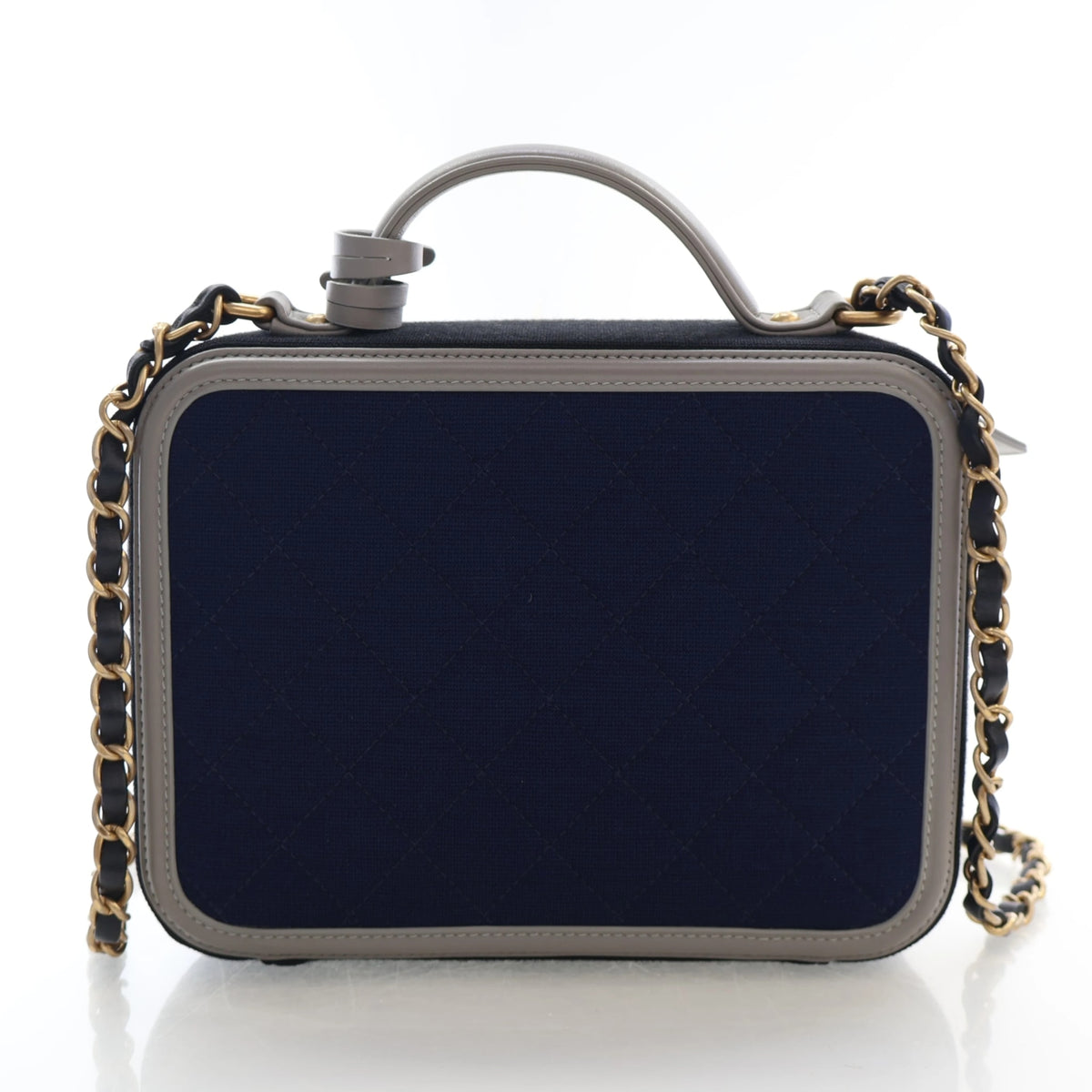 Pre-Owned Chanel Vanity Case Medium Filigree, side profile, photo 12 of 16