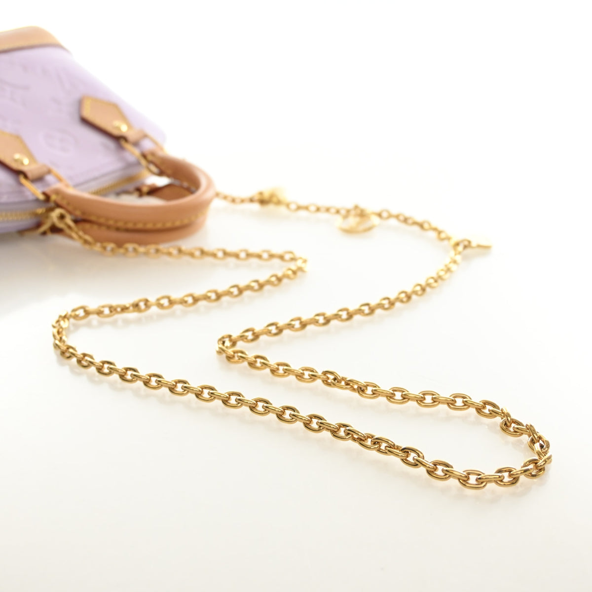 Pre-Owned Louis Vuitton Alma Nano Monogram Vernis, strap and chain detail