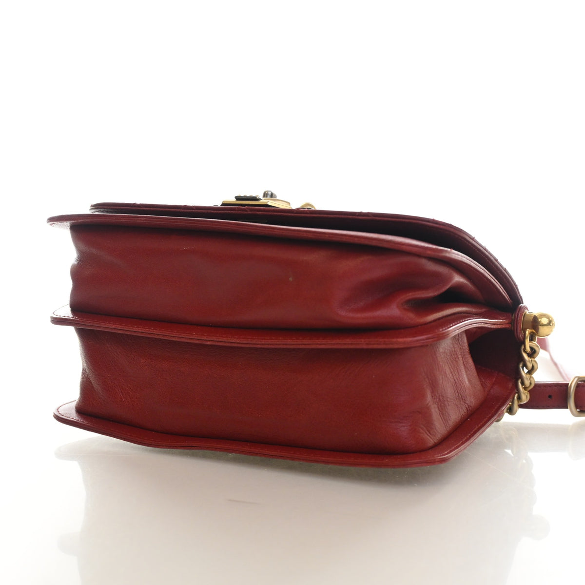 Pre-Owned Chanel Flap Bag Medium Calfskin Chain, side profile, photo 7 of 19