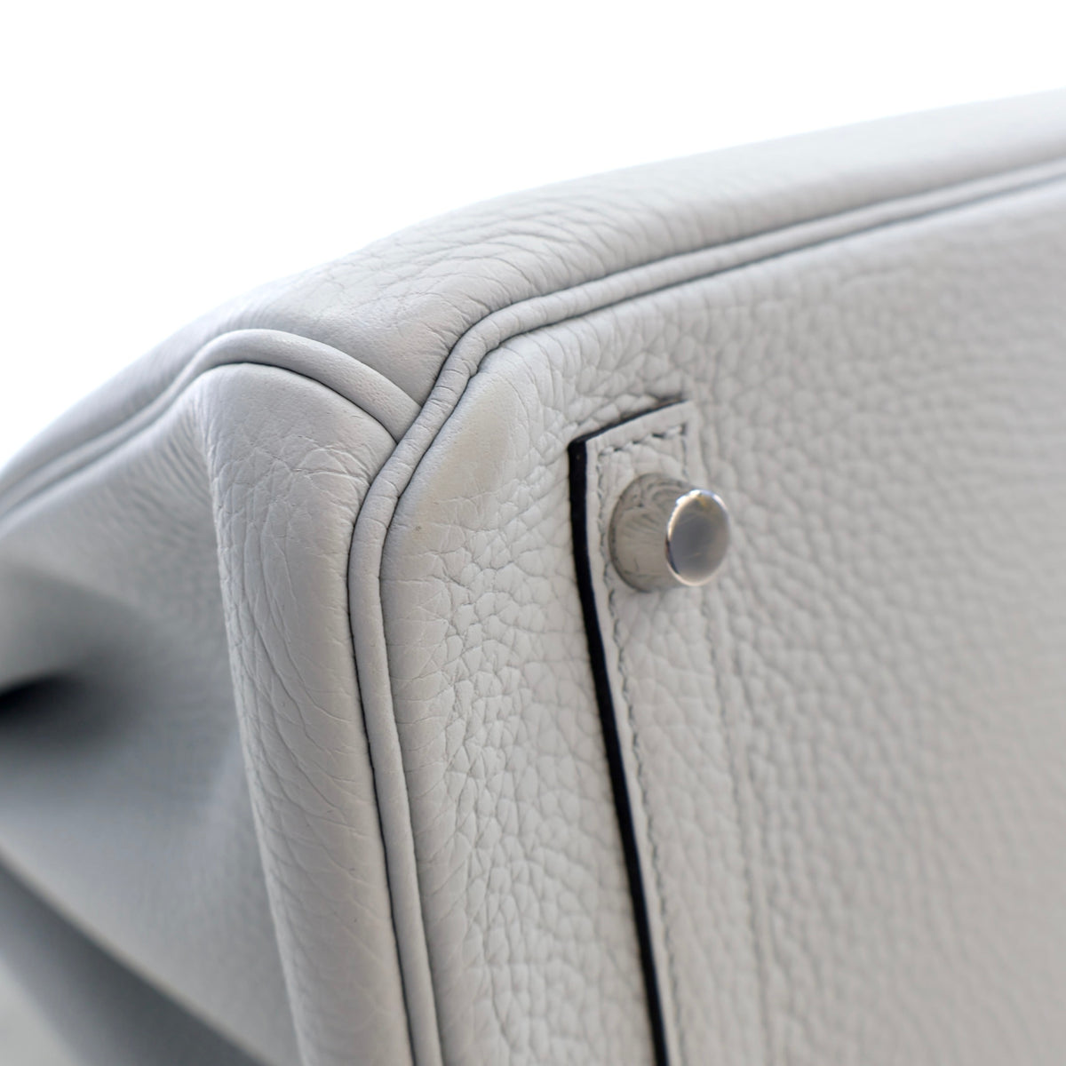 Pre-Owned Hermès Birkin 30 Bleu Pale Togo Leather, base and feet view, photo 16 of 21